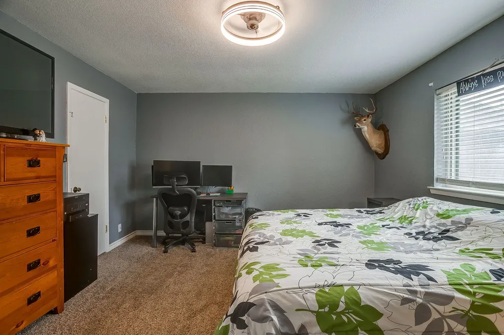800 Poe Street Azle TX 76020
