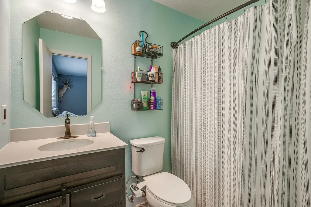 800 Poe Street Azle TX 76020