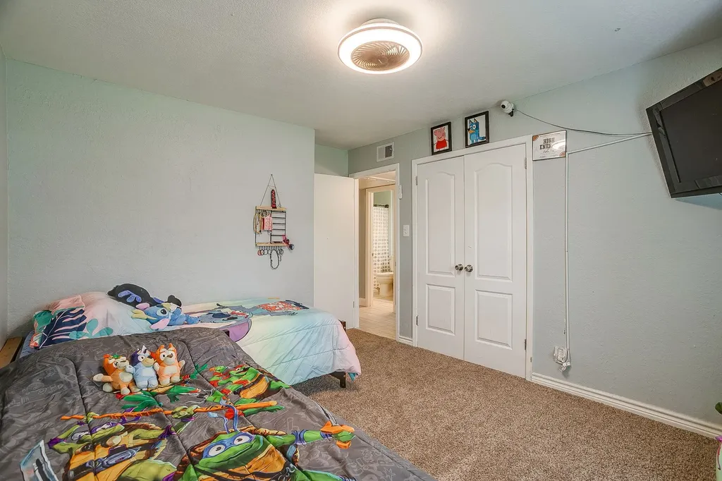 800 Poe Street Azle TX 76020