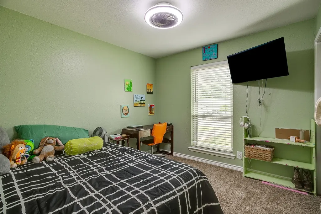 800 Poe Street Azle TX 76020