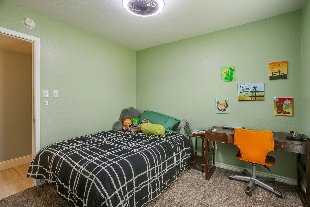 800 Poe Street Azle TX 76020