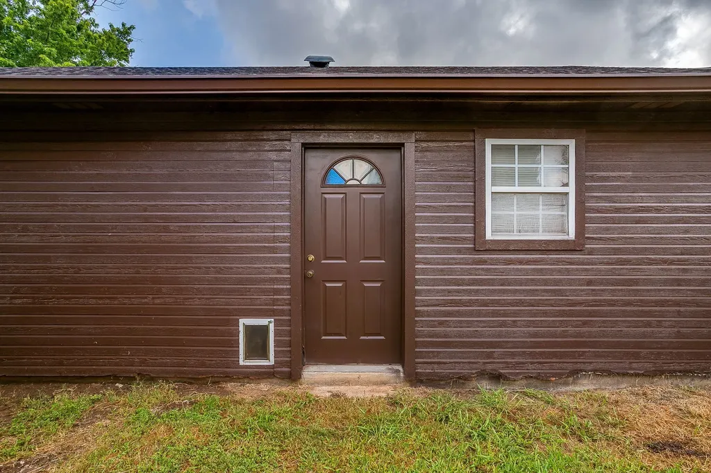 800 Poe Street Azle TX 76020