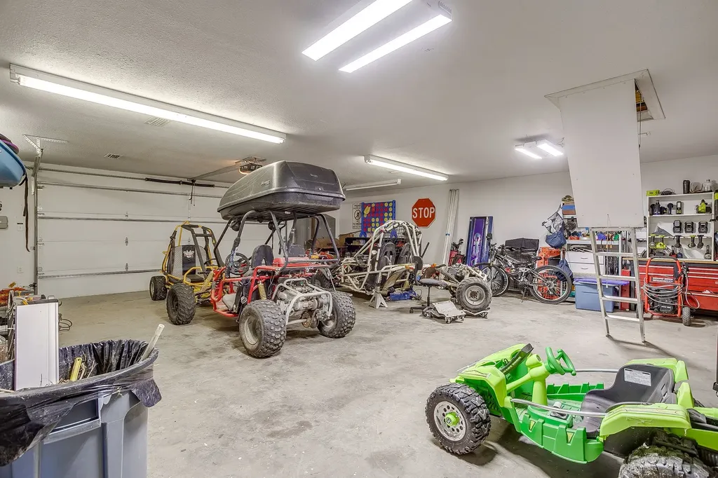 800 Poe Street Azle TX 76020