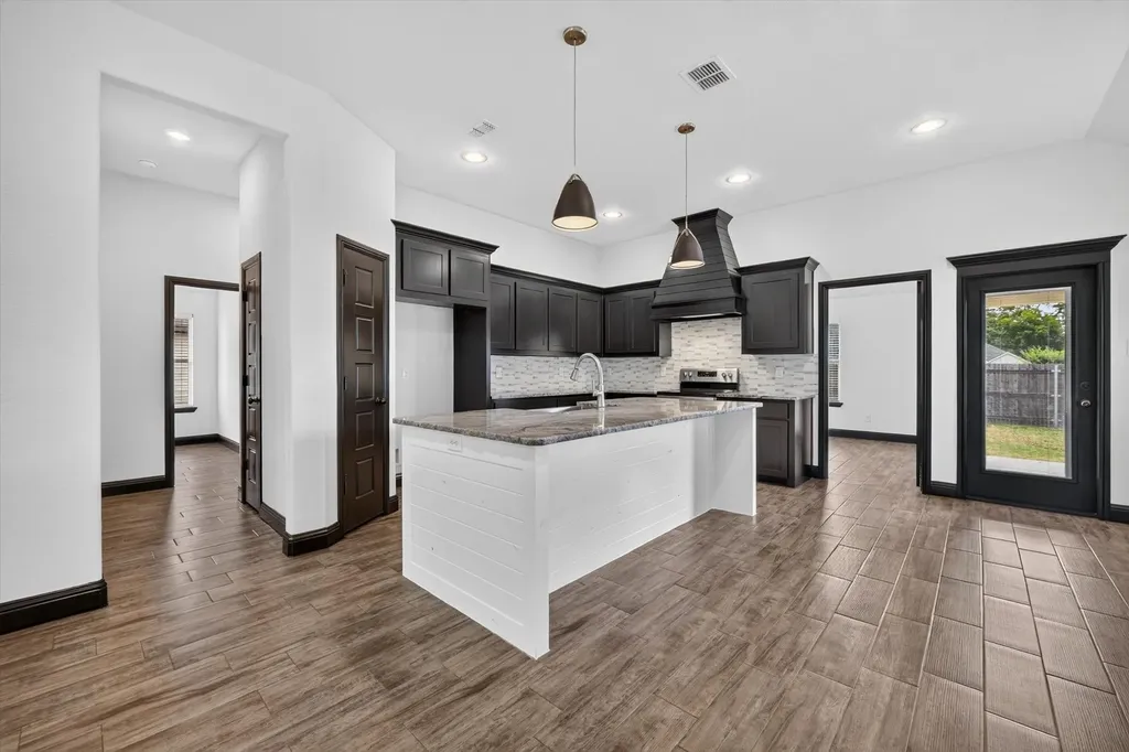 106 Clover Circle Weatherford TX 76086