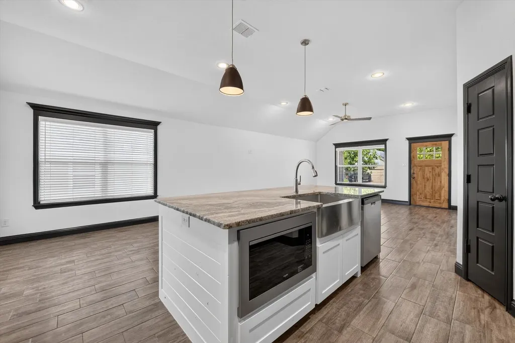 106 Clover Circle Weatherford TX 76086