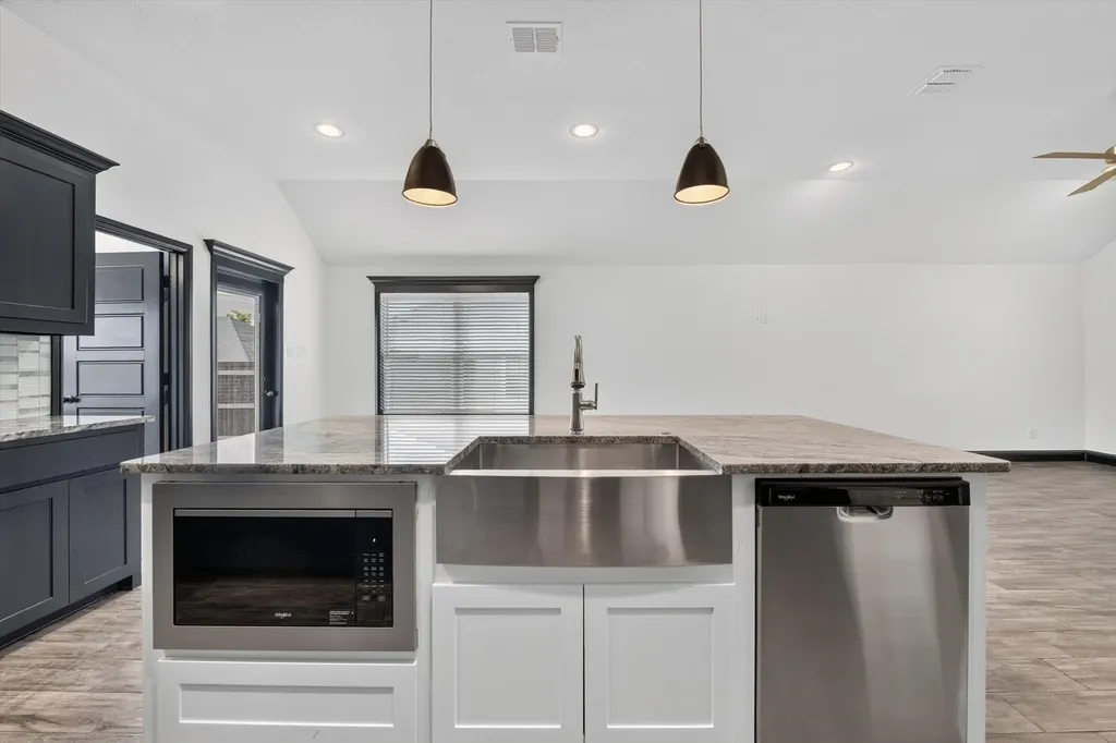 106 Clover Circle Weatherford TX 76086