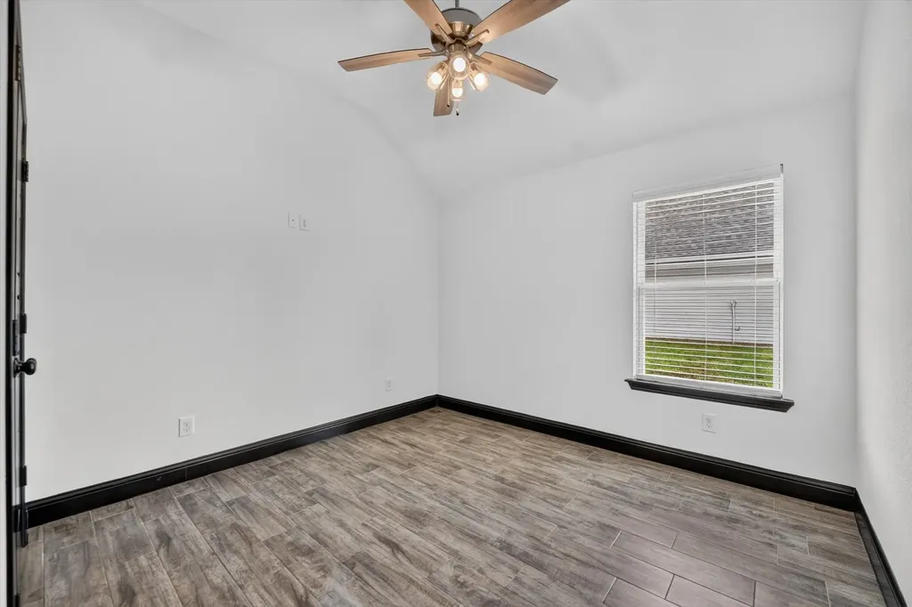 106 Clover Circle Weatherford TX 76086