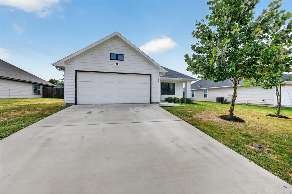 106 Clover Circle Weatherford TX 76086