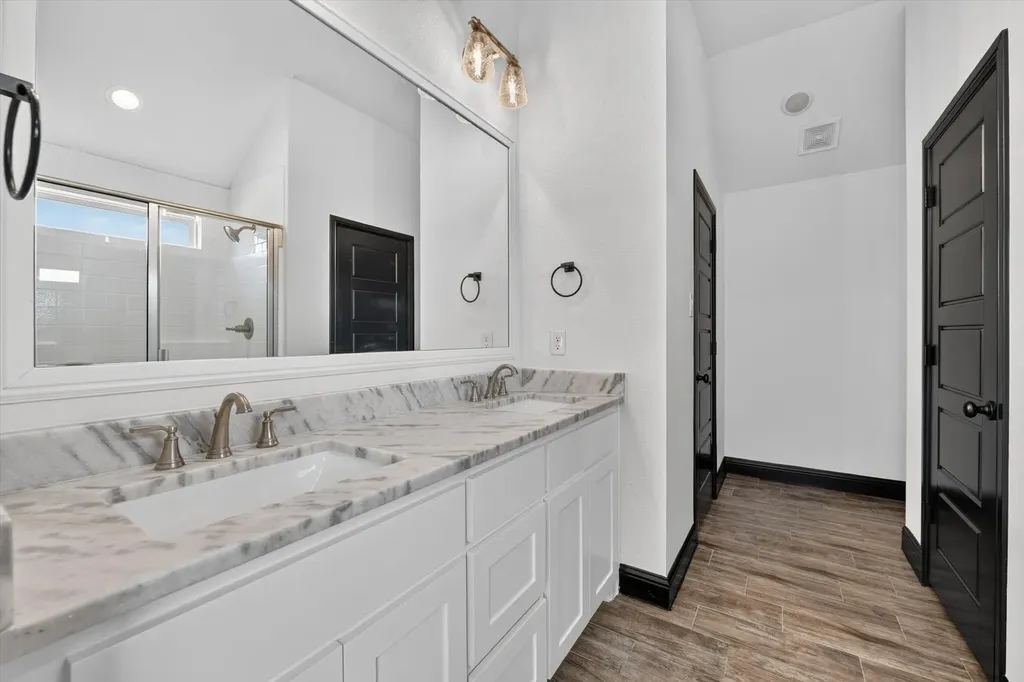 106 Clover Circle Weatherford TX 76086