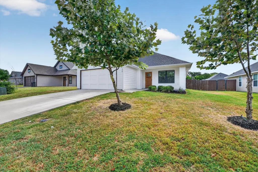 106 Clover Circle Weatherford TX 76086