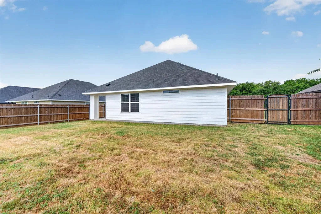 106 Clover Circle Weatherford TX 76086