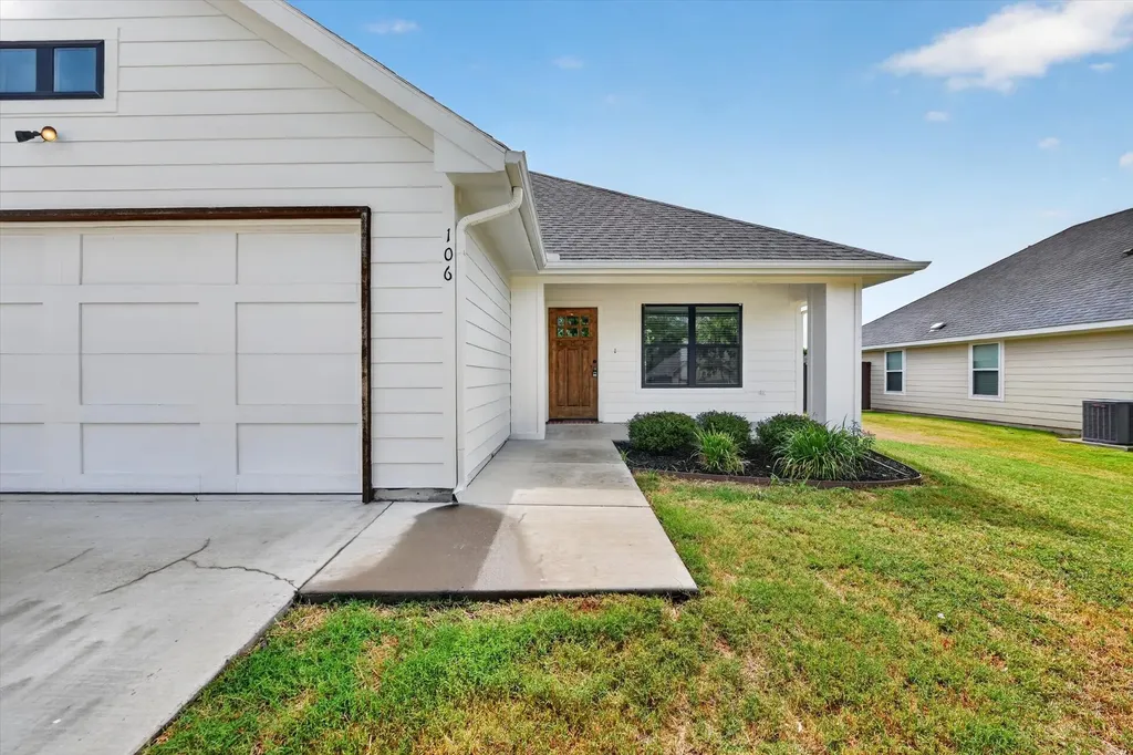 106 Clover Circle Weatherford TX 76086