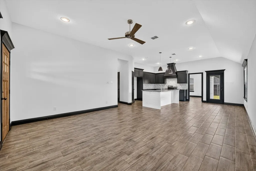 106 Clover Circle Weatherford TX 76086