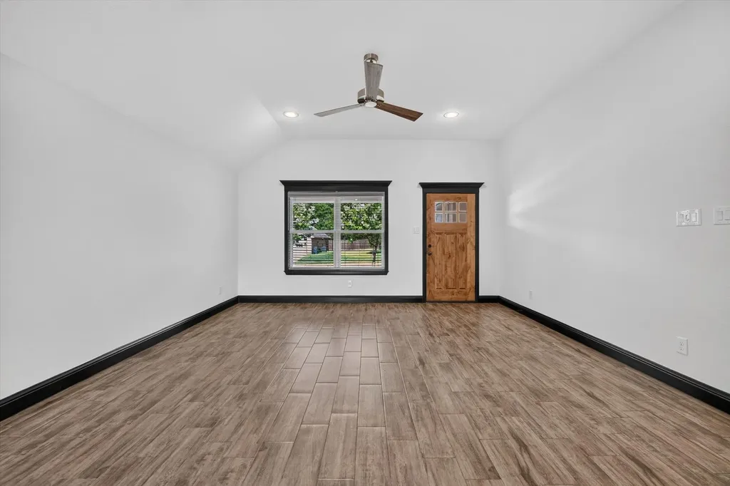 106 Clover Circle Weatherford TX 76086
