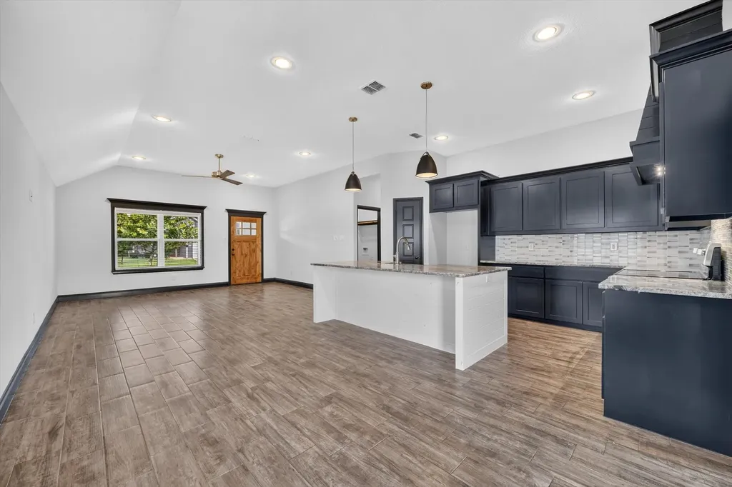 106 Clover Circle Weatherford TX 76086