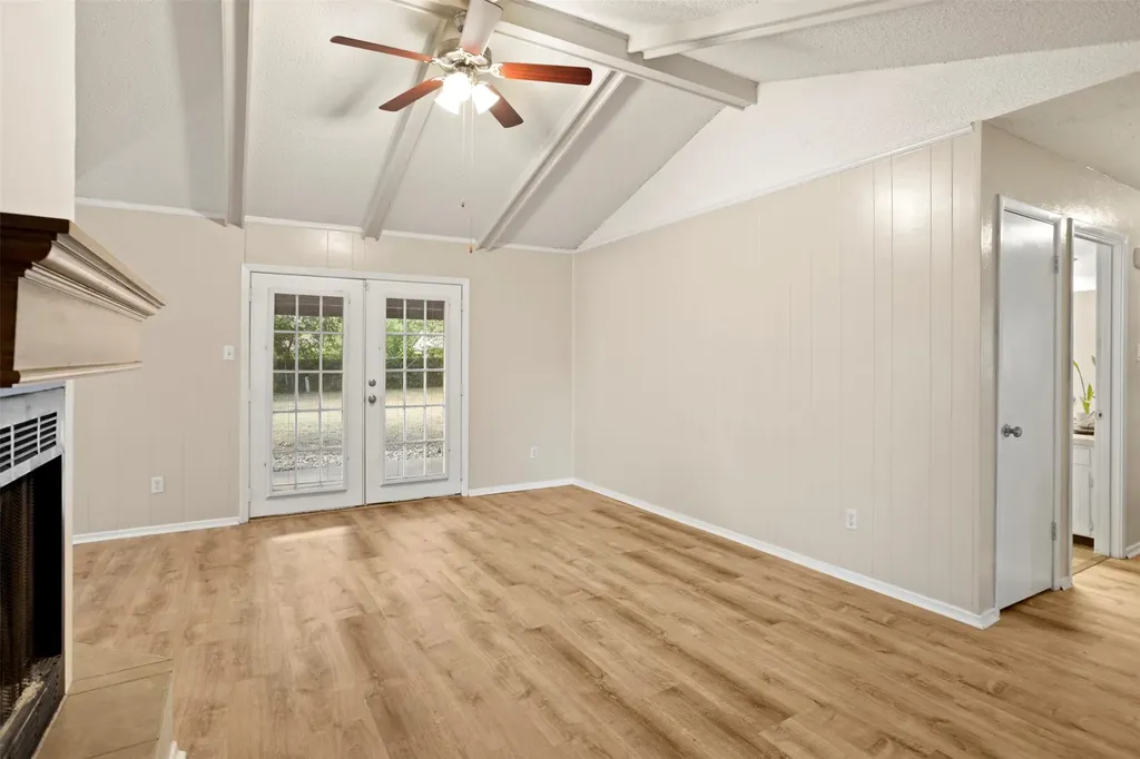 305 NE Todd Street Burleson TX 76028