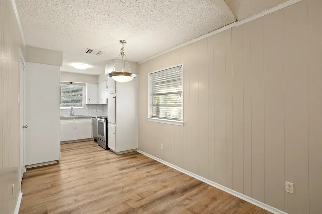 305 NE Todd Street Burleson TX 76028