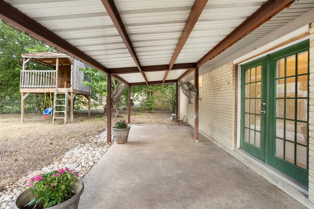 305 NE Todd Street Burleson TX 76028