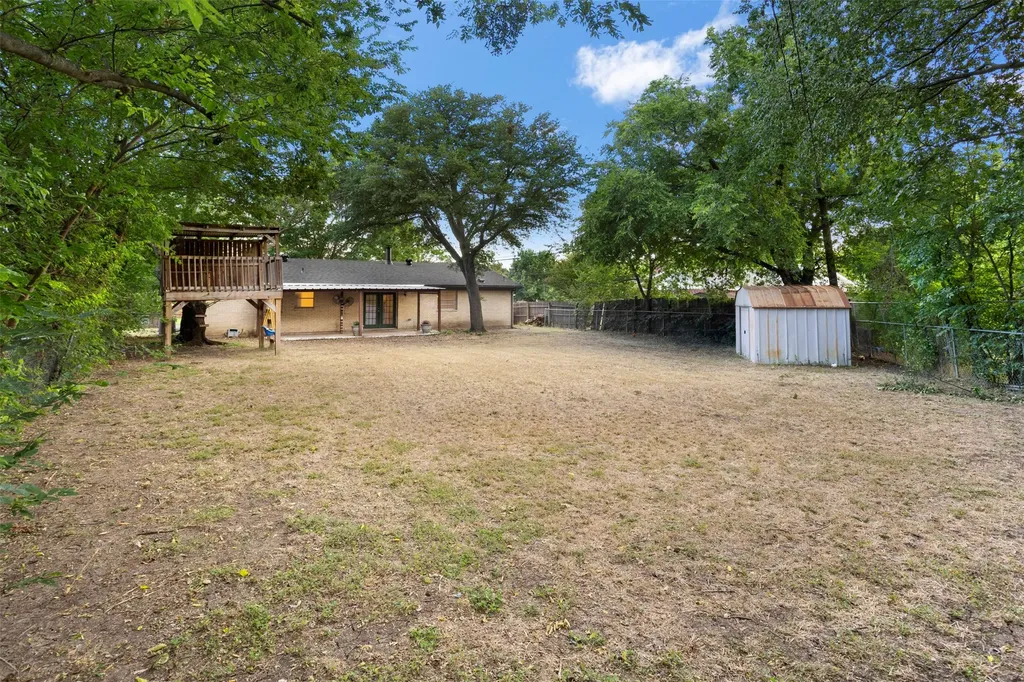 305 NE Todd Street Burleson TX 76028