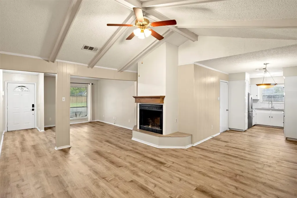 305 NE Todd Street Burleson TX 76028