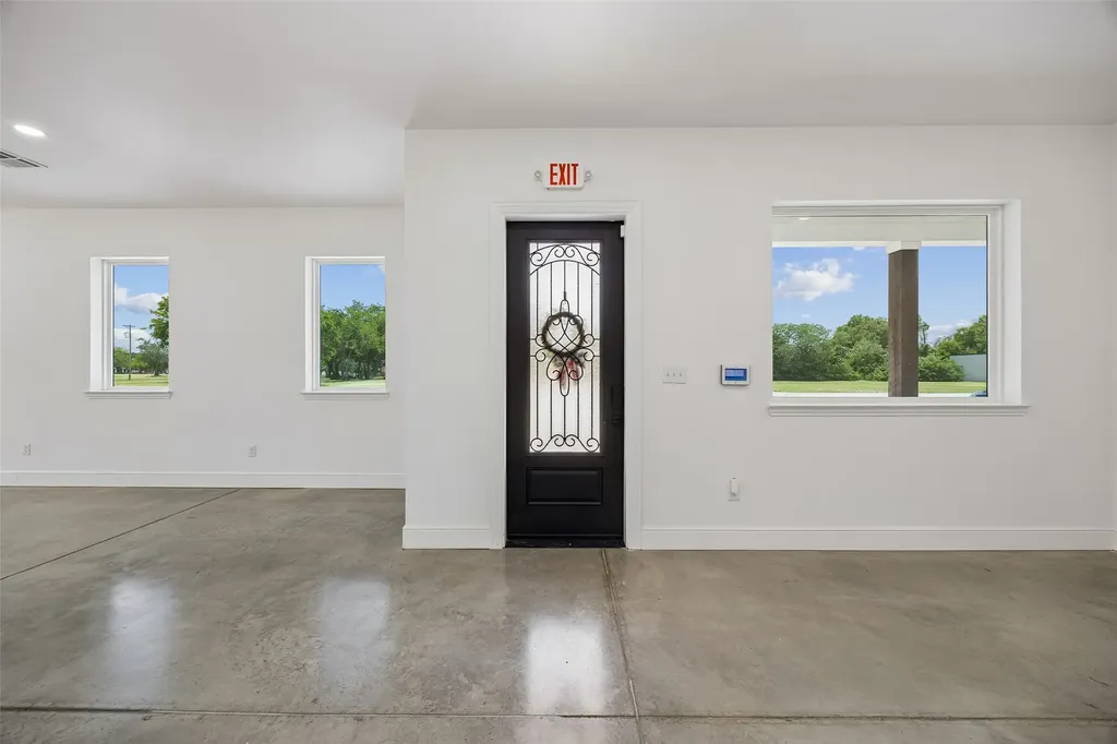 908 Cresthaven Drive Euless TX 76040
