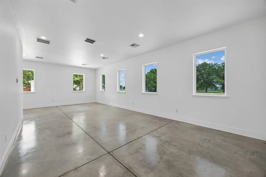 908 Cresthaven Drive Euless TX 76040