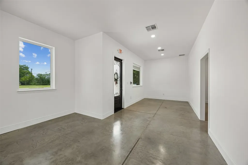 908 Cresthaven Drive Euless TX 76040