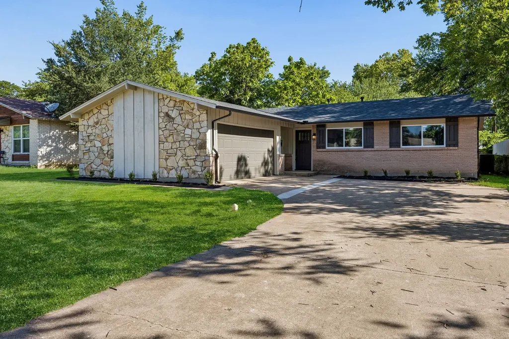 4639 Baystone Drive Dallas TX 75211