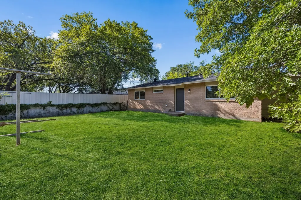 4639 Baystone Drive Dallas TX 75211