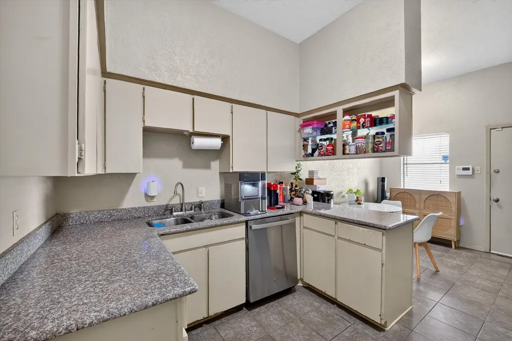 10437 High Hollows Drive Dallas TX 75230