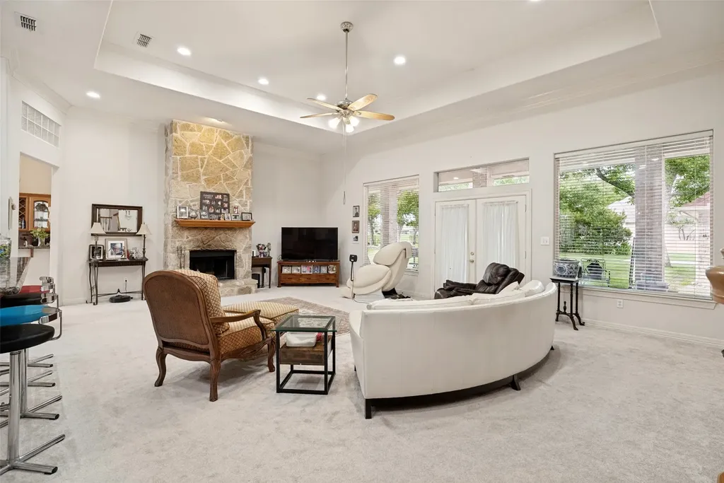 9709 Divot Drive Granbury TX 76049