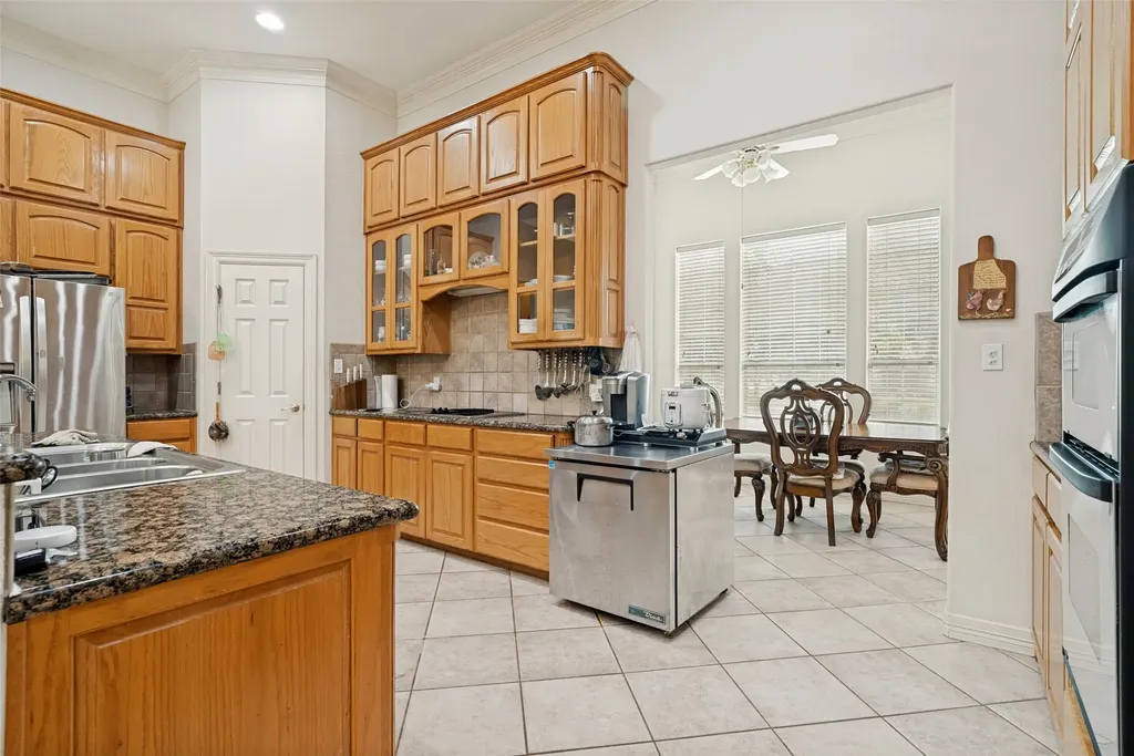 9709 Divot Drive Granbury TX 76049