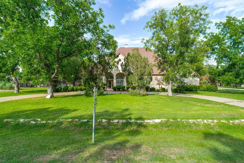 9709 Divot Drive Granbury TX 76049