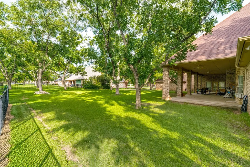 9709 Divot Drive Granbury TX 76049