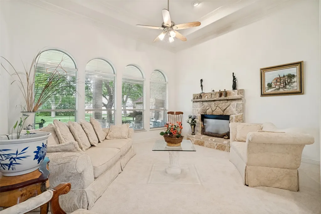 9709 Divot Drive Granbury TX 76049
