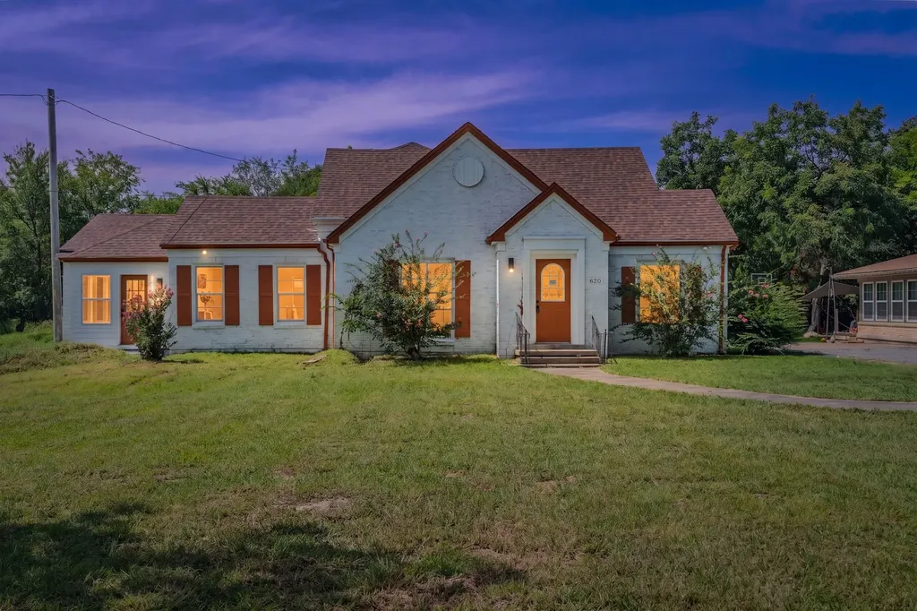620 Forrester Street Greenville TX 75401