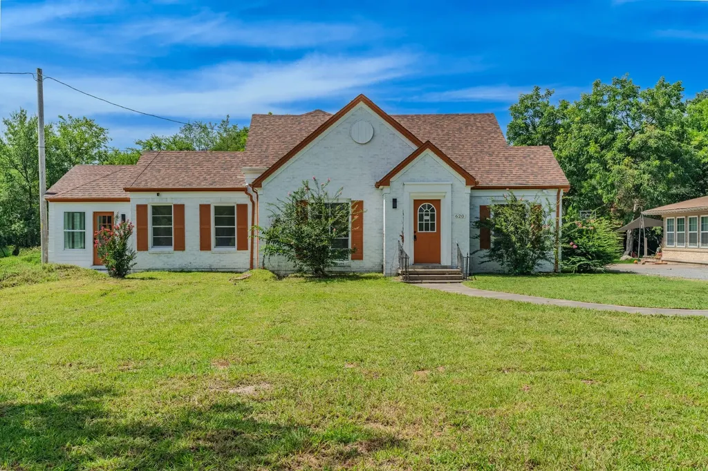 620 Forrester Street Greenville TX 75401