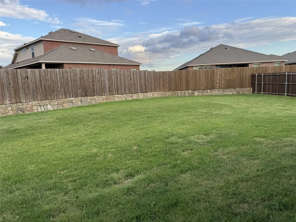 537 Robinson Way Fate TX 75189