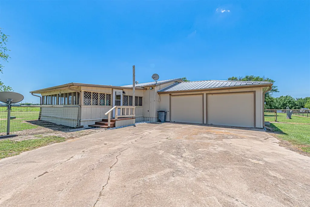 2721 Fm 2649 Lone Oak TX 75453