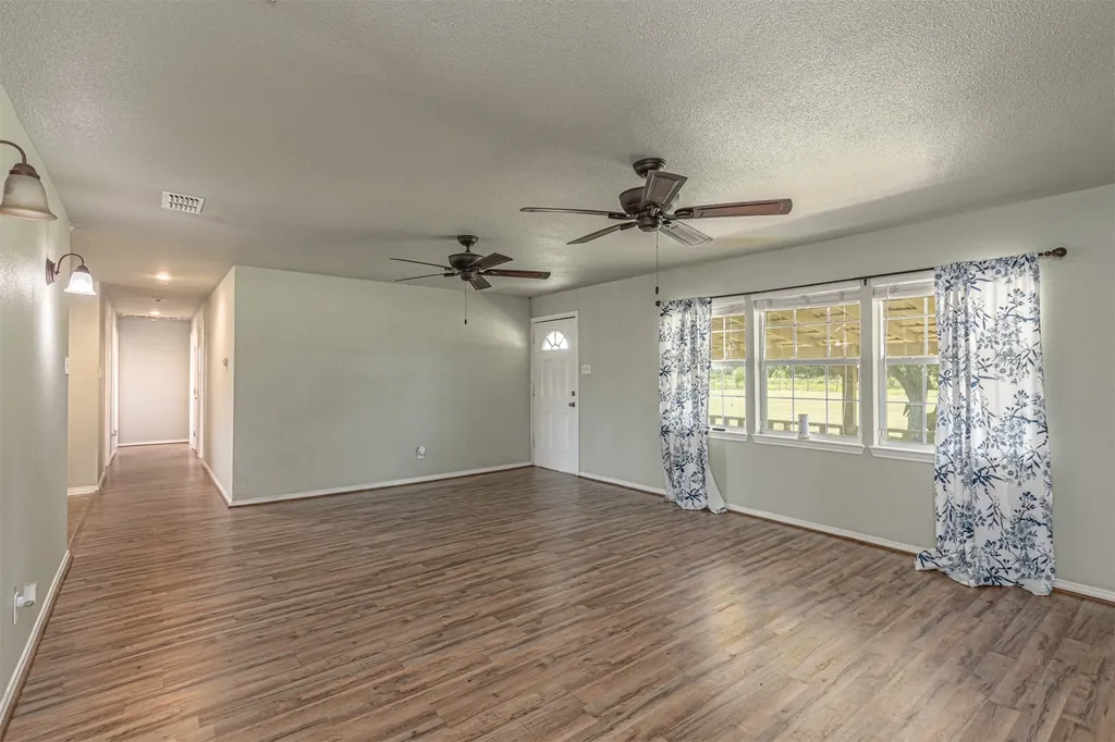2721 Fm 2649 Lone Oak TX 75453
