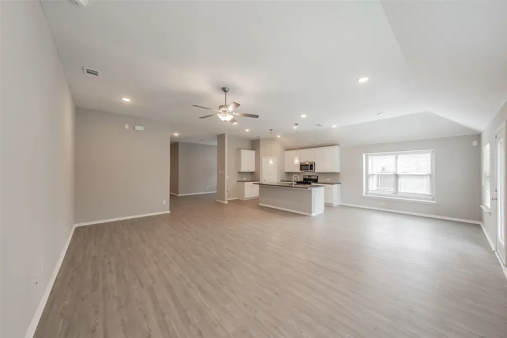 1207 Putnam Street Mansfield TX 76063