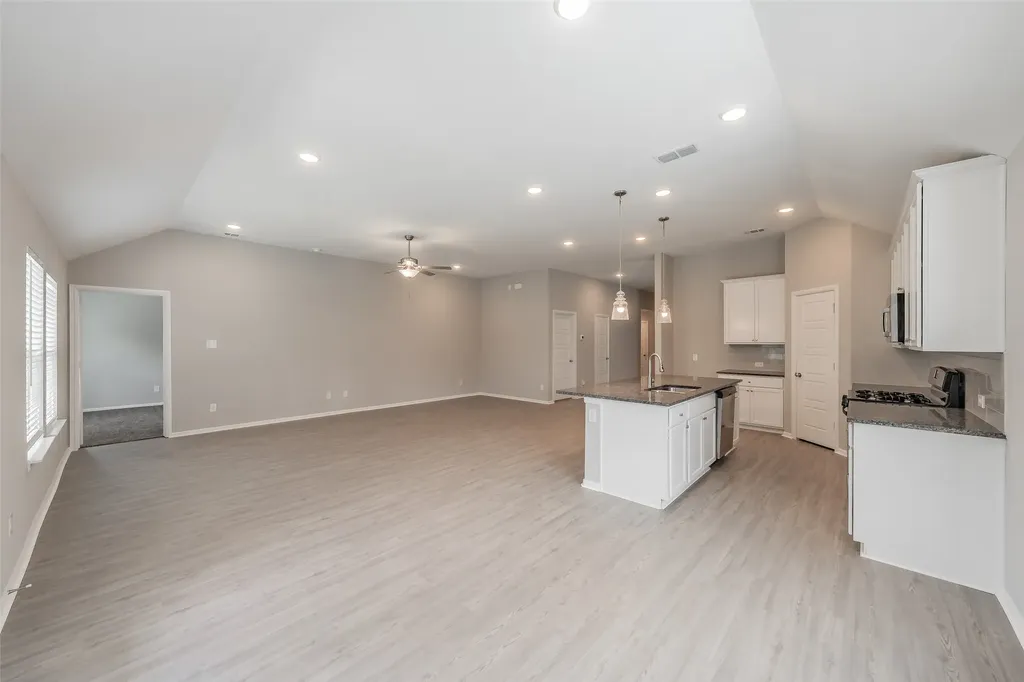 1207 Putnam Street Mansfield TX 76063