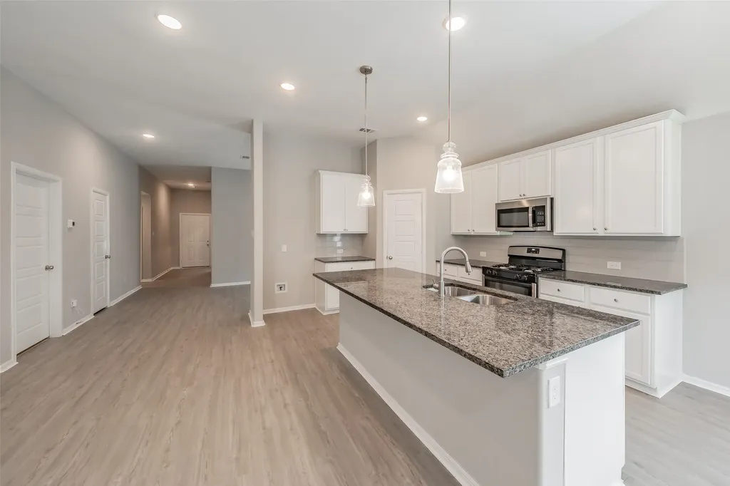 1207 Putnam Street Mansfield TX 76063