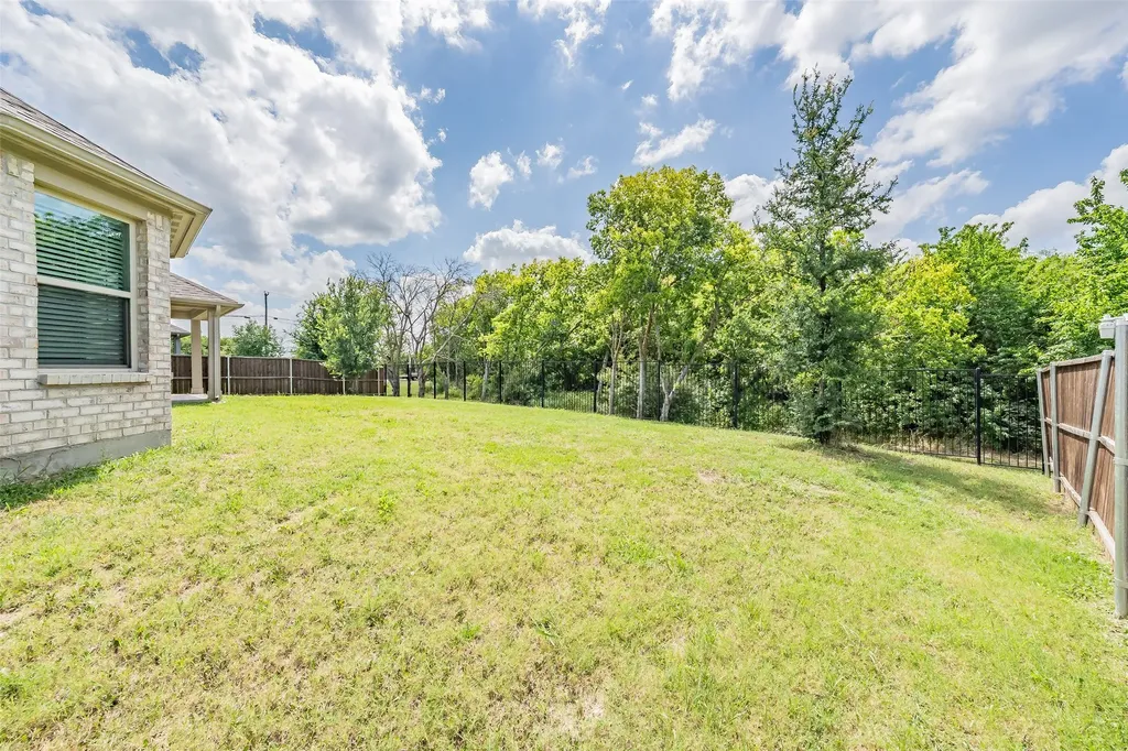 1207 Putnam Street Mansfield TX 76063