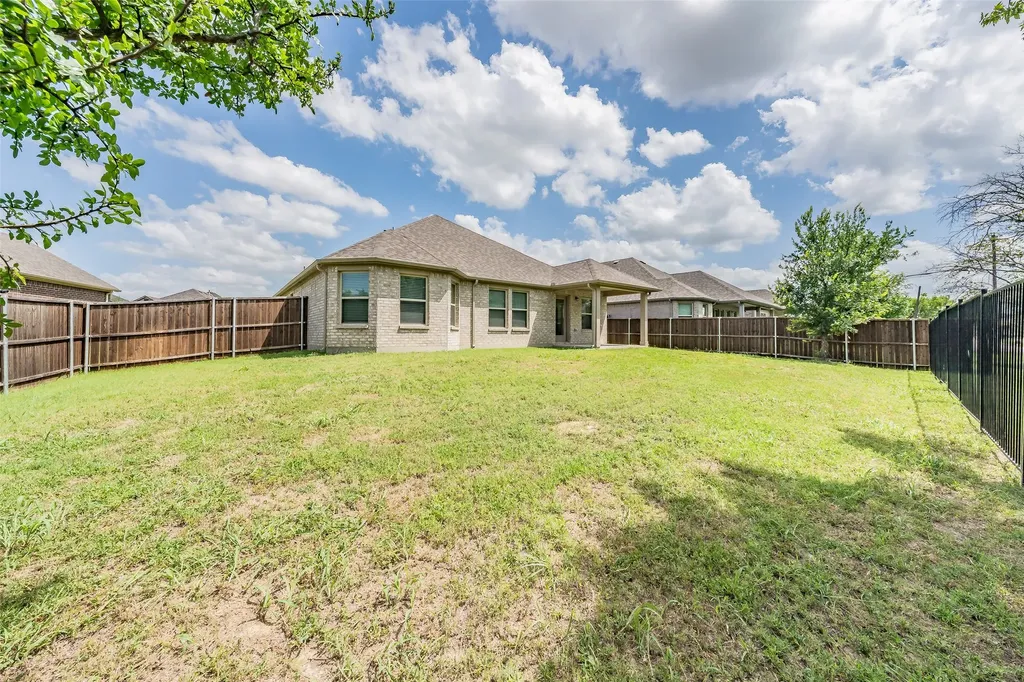 1207 Putnam Street Mansfield TX 76063