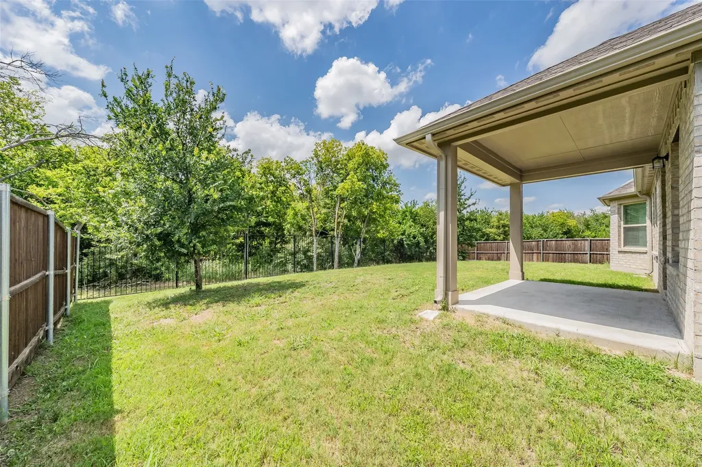 1207 Putnam Street Mansfield TX 76063