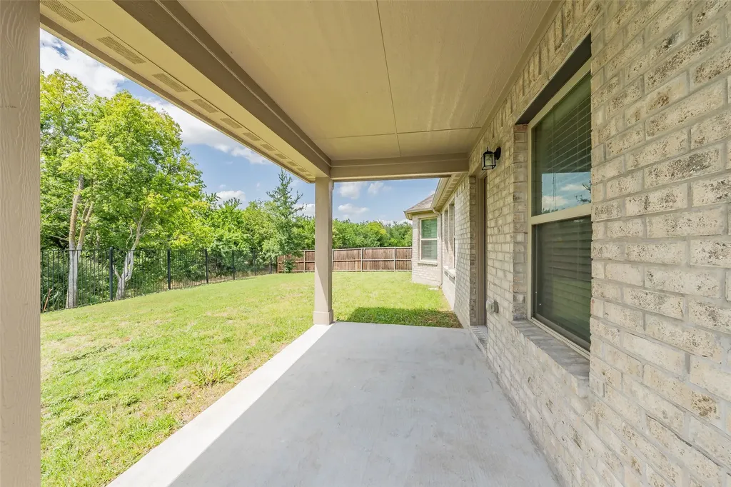 1207 Putnam Street Mansfield TX 76063