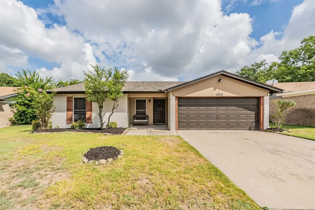 6245 Stardust Drive S Watauga TX 76148