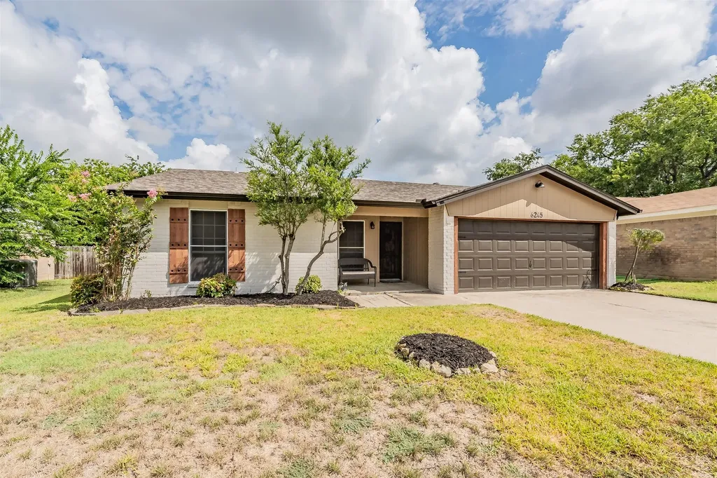 6245 Stardust Drive S Watauga TX 76148