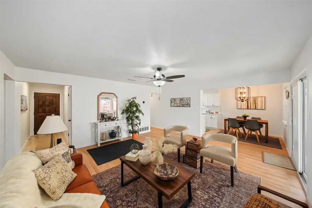 6245 Stardust Drive S Watauga TX 76148